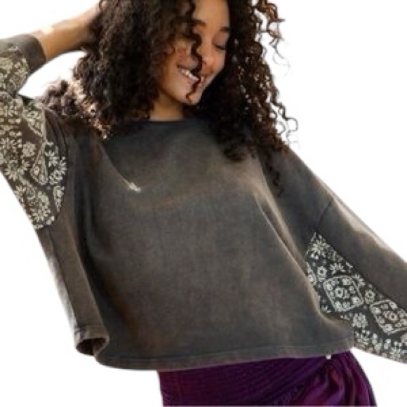 NATURAL LIFE Tops - NATURAL LIFE Relaxed Fit Sweatshirt